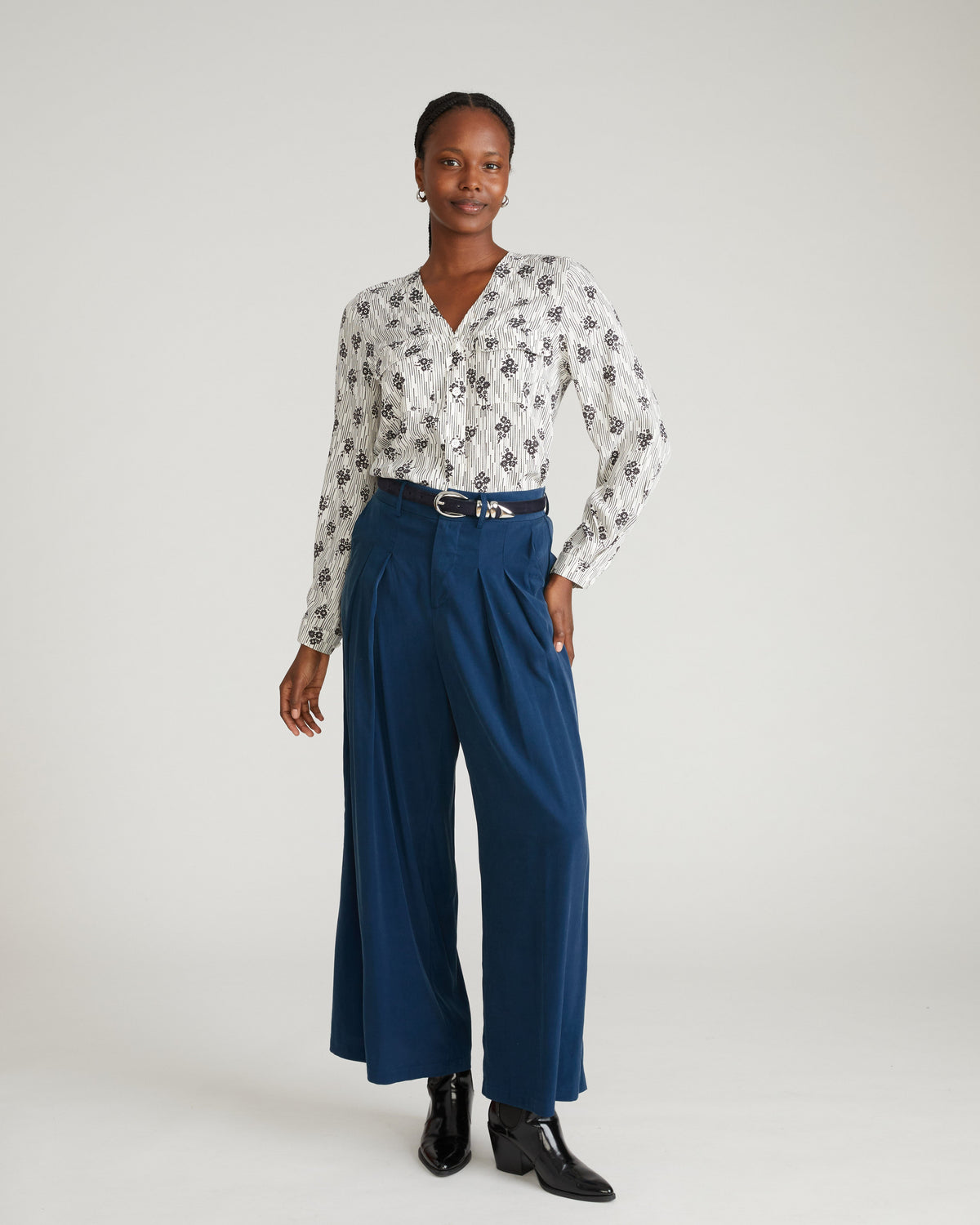 Cooling Stretch Cupro Button-Down Blouse - Vintage Daydream Print